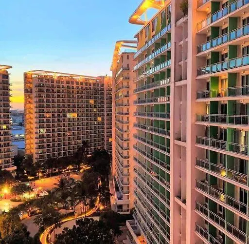 Azure Playfull Living 1 Bedroom *